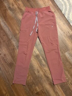 Figs Women's Dusty Rose Scrub Joggers